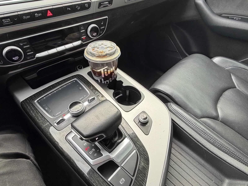 Audi Q7 Technik С РЕГИСТРАЦИЯ & АВТО КРЕДИТ , снимка 9 - Автомобили и джипове - 53381578