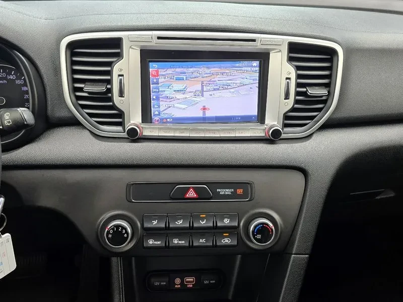 Kia Sportage 2.0 CRDi 4WD, снимка 17 - Автомобили и джипове - 54275014