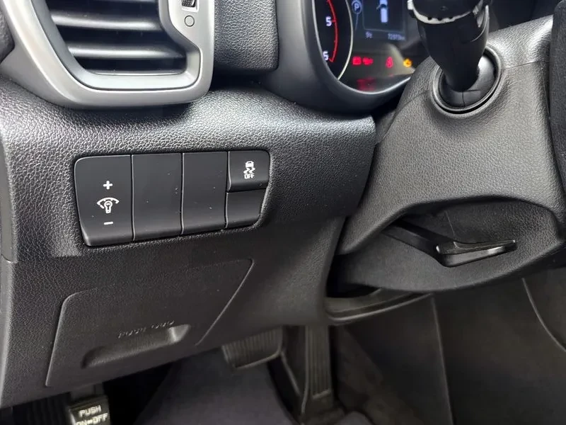 Kia Sportage 2.0 CRDi 4WD, снимка 15 - Автомобили и джипове - 54275014