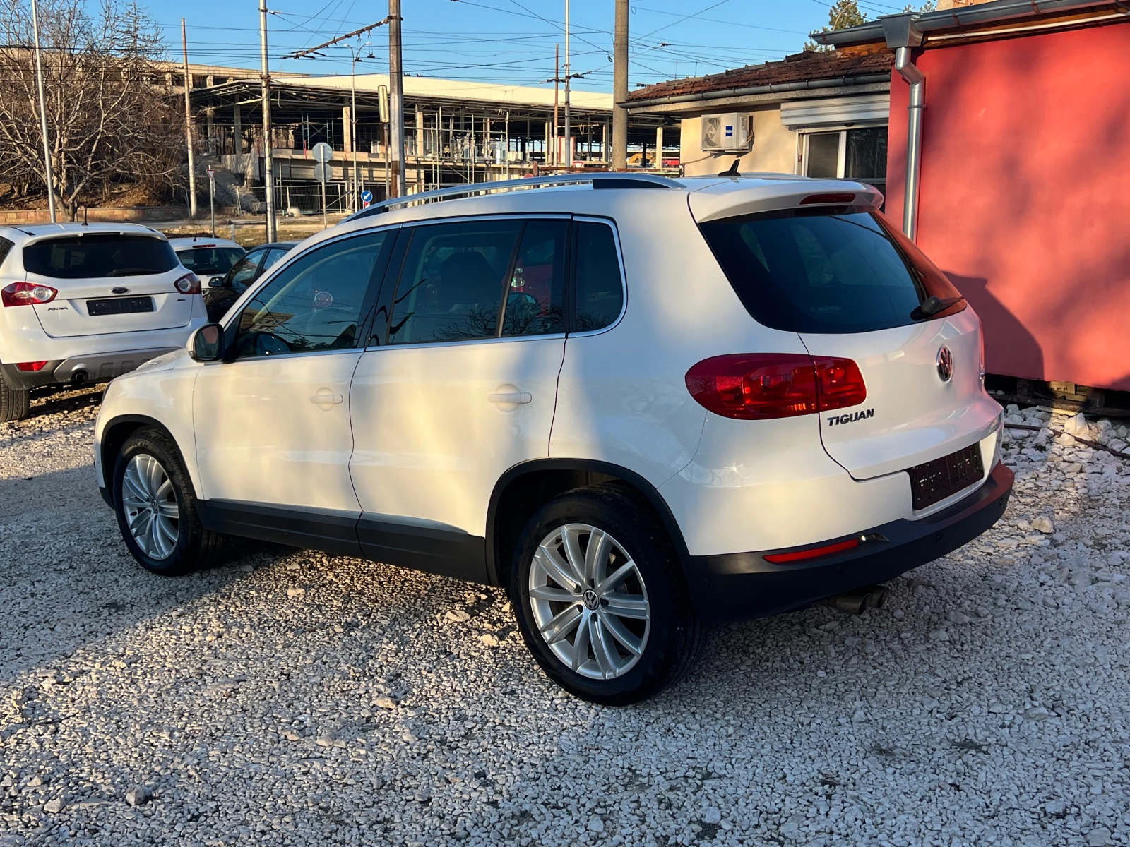 VW Tiguan 2.0 TDI 4MOTION SPORT - изображение 3