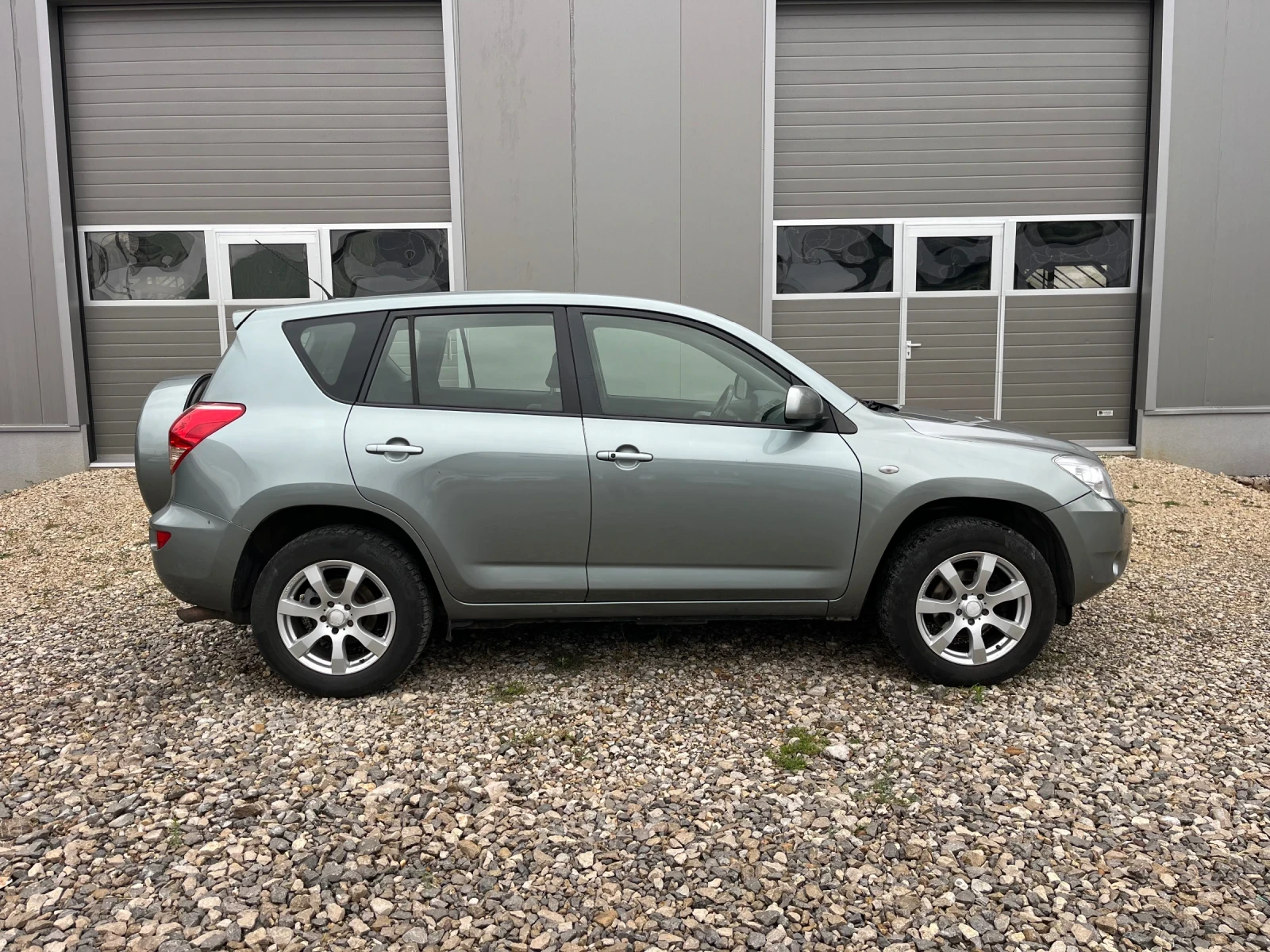 Toyota Rav4 2.2D-4D 136кс - изображение 3