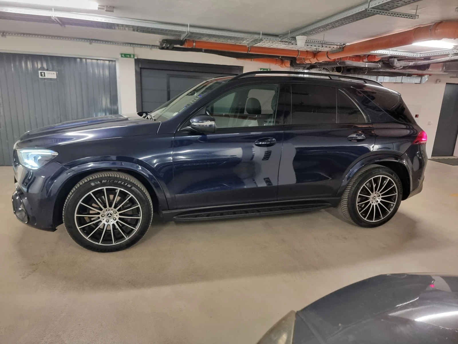 Mercedes-Benz GLE 350 GLE 350D 4Matic / AMG пакет / Подгрев/ Въздушно - изображение 4