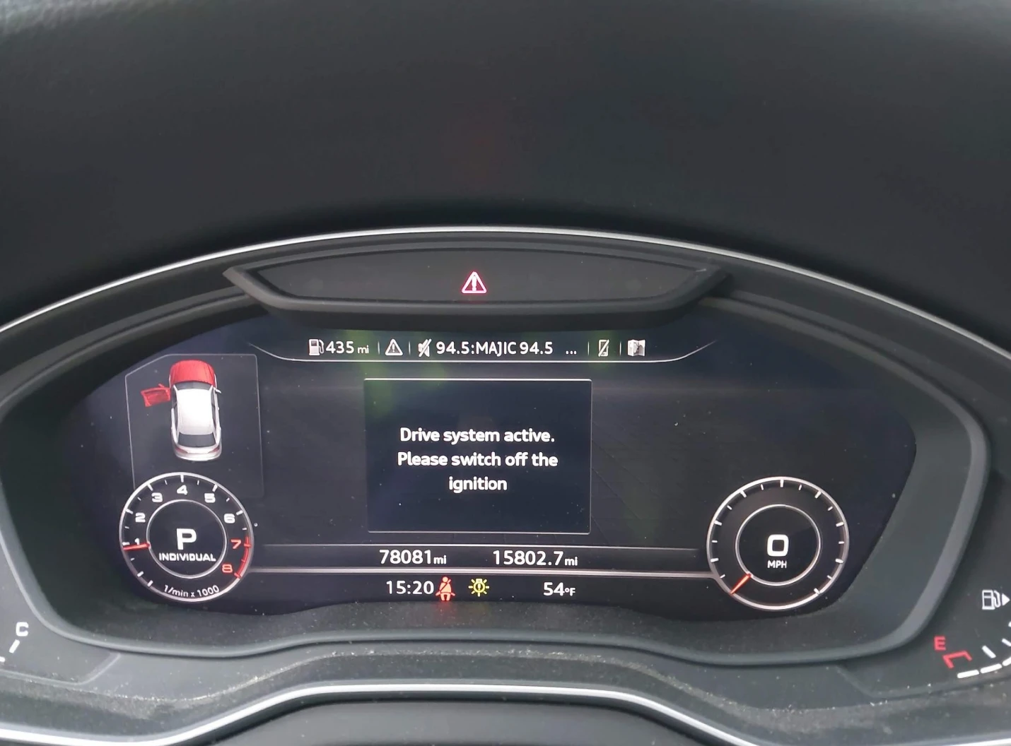 Audi Q5 * ДИГИТАЛНО* ТАБЛО* ПАНОРАМА* КАМЕРА* ПОДГРЕВ* , снимка 12 - Автомобили и джипове - 53853118