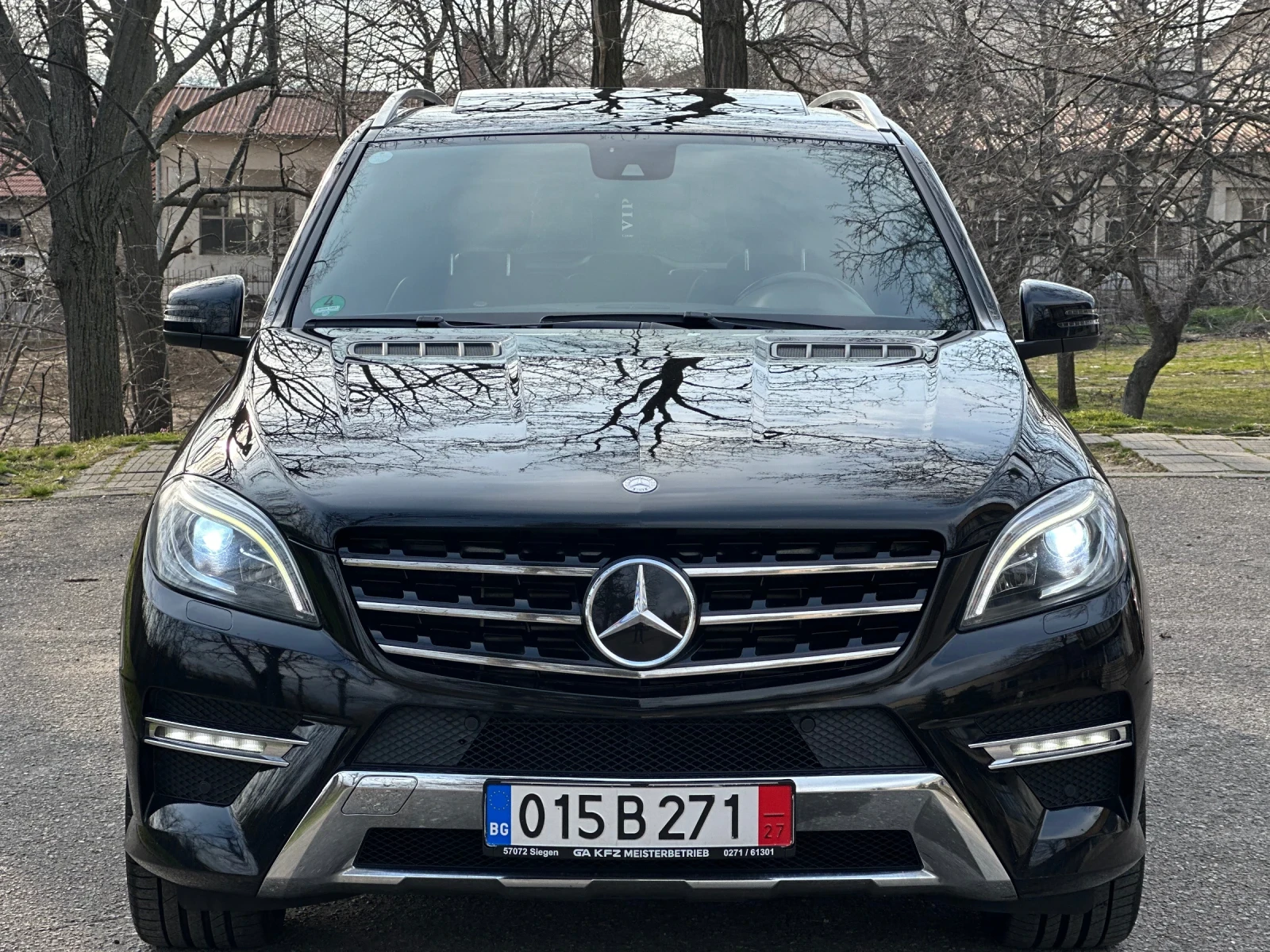 Mercedes-Benz ML 350 AMG/DISTRONIK/EDITION1/DESIGNO, снимка 2 - Автомобили и джипове - 54274593