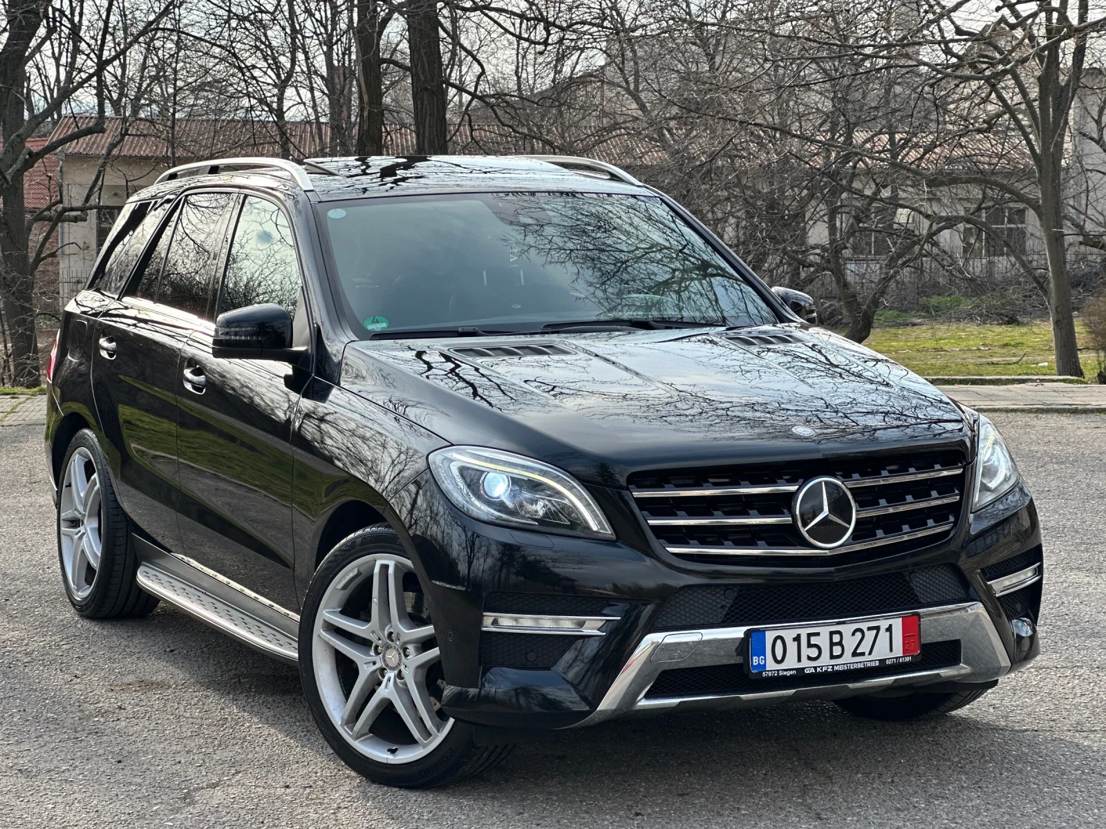 Mercedes-Benz ML 350 AMG/DISTRONIK/EDITION1/DESIGNO, снимка 3 - Автомобили и джипове - 54274593