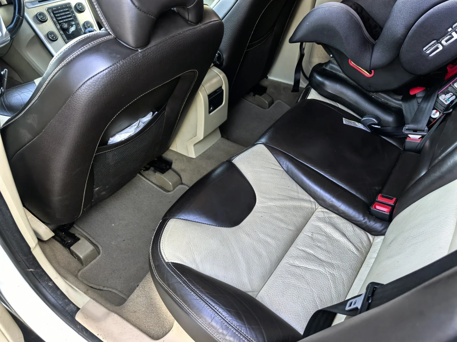 Volvo XC60 AWD, снимка 10 - Автомобили и джипове - 54556401
