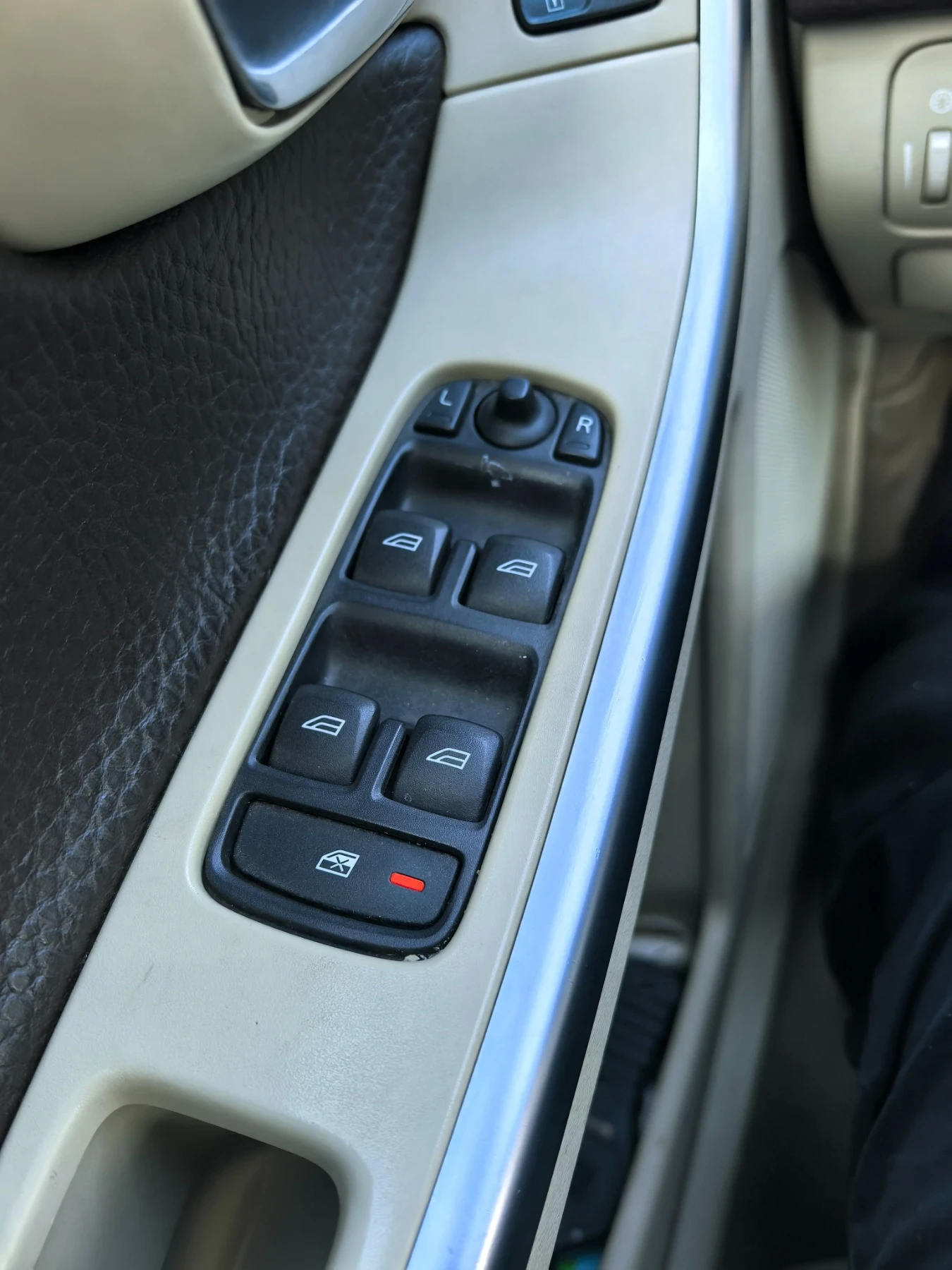 Volvo XC60 AWD, снимка 15 - Автомобили и джипове - 54556401