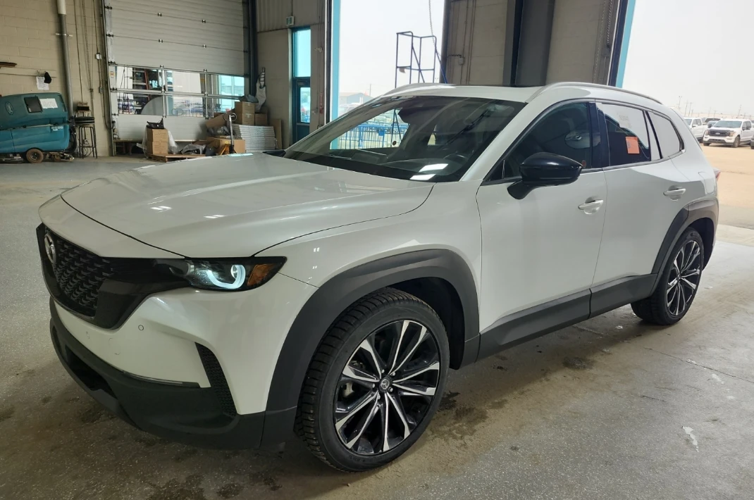 Mazda CX-50 * GT* Обдух* HUD* 360* Pano* BOSE* , снимка 1 - Автомобили и джипове - 55493956