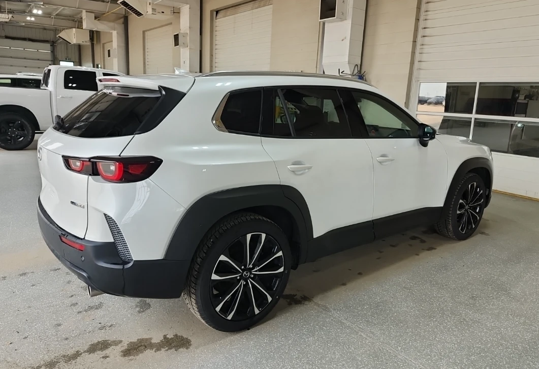 Mazda CX-50 * GT* Обдух* HUD* 360* Pano* BOSE* , снимка 4 - Автомобили и джипове - 55493956