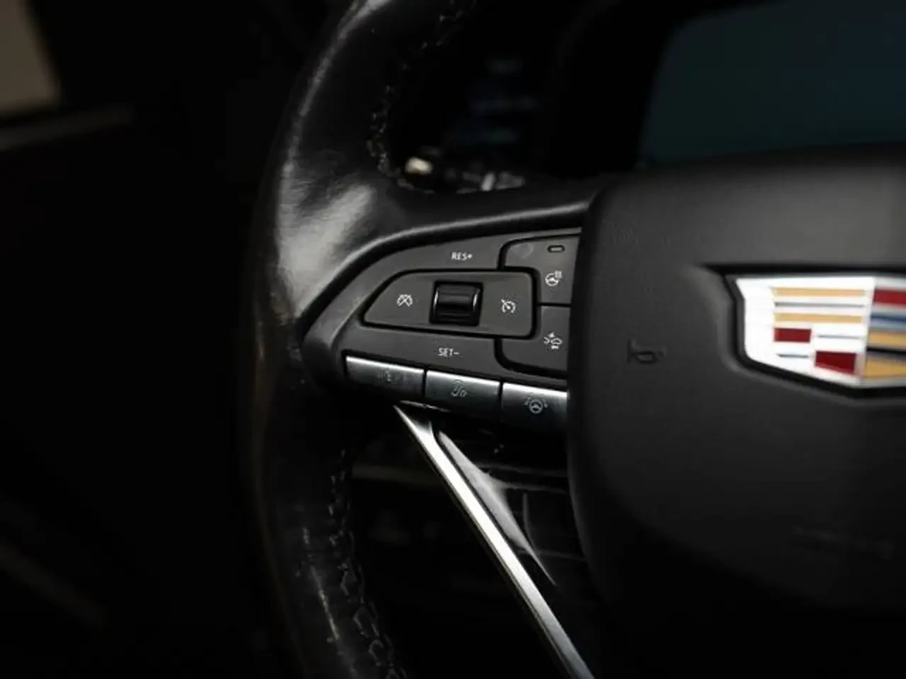 Cadillac Escalade PORT | 600 | 7 PASS | ASSIST PKG | 22 IN, снимка 8 - Автомобили и джипове - 56140392