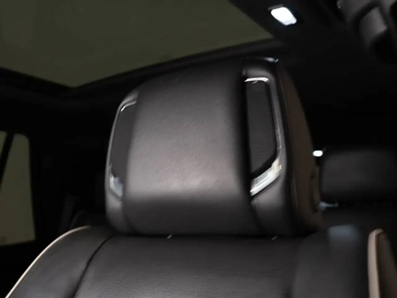 Cadillac Escalade PORT | 600 | 7 PASS | ASSIST PKG | 22 IN, снимка 11 - Автомобили и джипове - 56140392