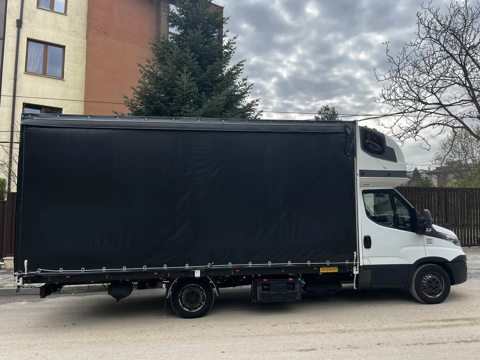 Iveco Daily ЧИСТО НОВ МОТОР!* НОВИ ДЮЗИ+ СЪЕДИНИТЕЛ/ЩОР - изображение 4