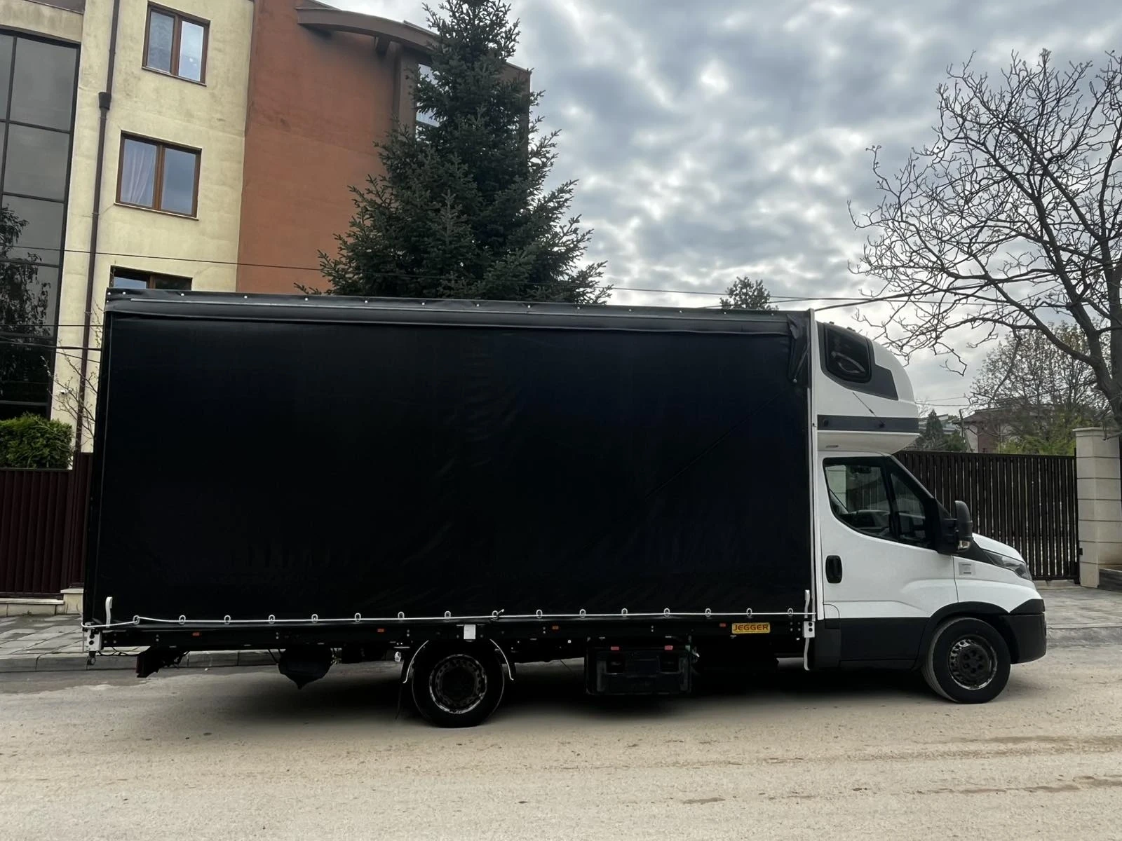 Iveco Daily ЧИСТО НОВ МОТОР!* НОВИ ДЮЗИ+ СЪЕДИНИТЕЛ/ЩОР - изображение 9
