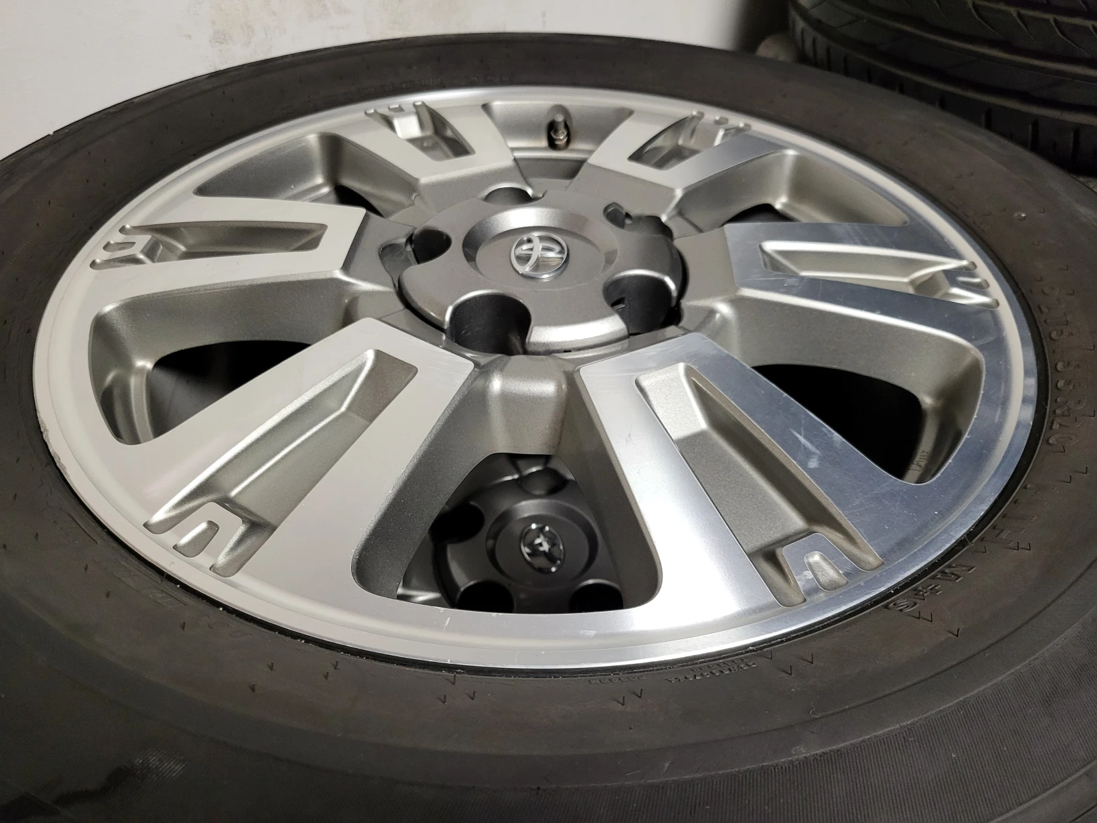Джанти за Toyota Tundra, снимка 17 - Гуми и джанти - 55785572