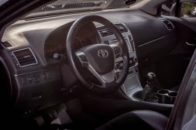 Toyota Avensis 1.8 бензин ТОП! Регистрирана и обслужена, снимка 7