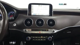 Kia Stinger 3.3* TURBO* AWD* MASTERS* КАМЕРА* ПОДГРЕВ* ОБДУХ* , снимка 13