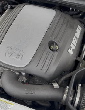 Dodge Challenger 5.7 HEMI R/T V8 - 345 high performance, снимка 15 - Автомобили и джипове - 53648913