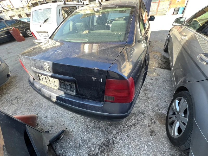 VW Passat, снимка 8 - Автомобили и джипове - 47400409