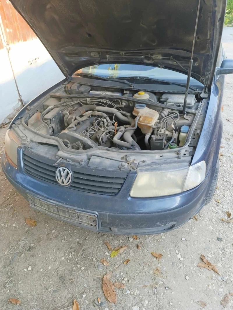 VW Passat, снимка 5 - Автомобили и джипове - 47400409