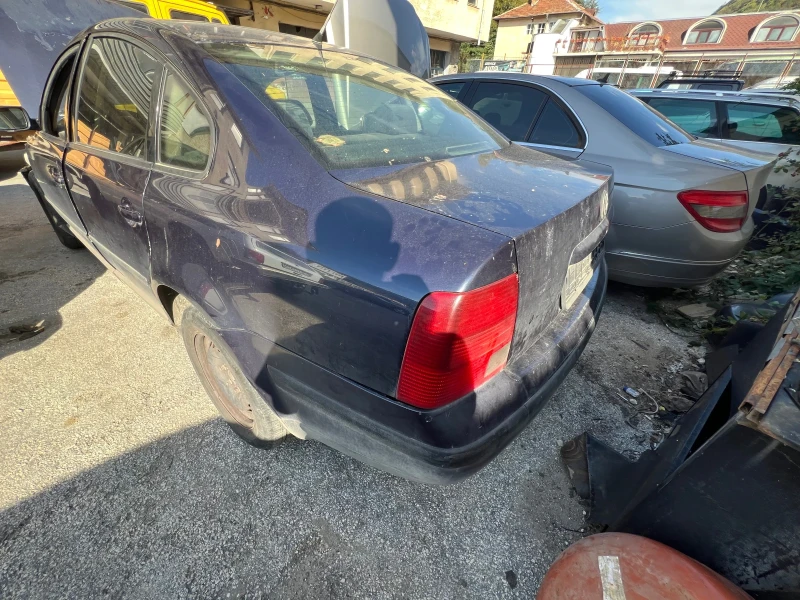 VW Passat, снимка 9 - Автомобили и джипове - 47400409