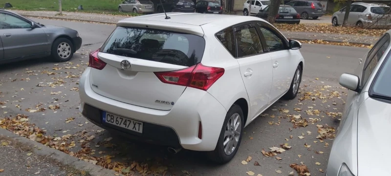 Toyota Auris 2.0 D4d 124hp, снимка 4 - Автомобили и джипове - 47821124