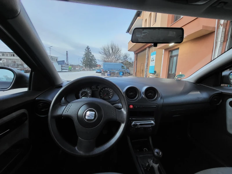 Seat Ibiza 1.4, снимка 7 - Автомобили и джипове - 48989243