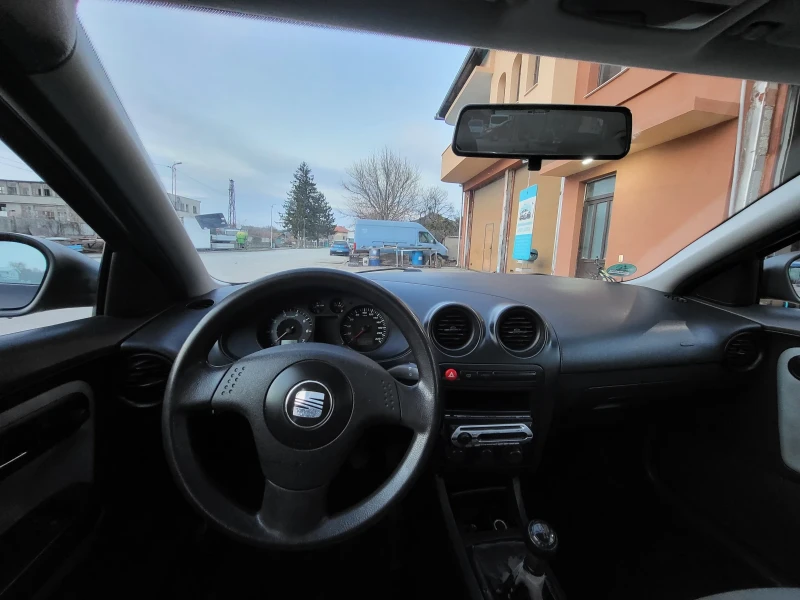 Seat Ibiza 1.4, снимка 6 - Автомобили и джипове - 48989243