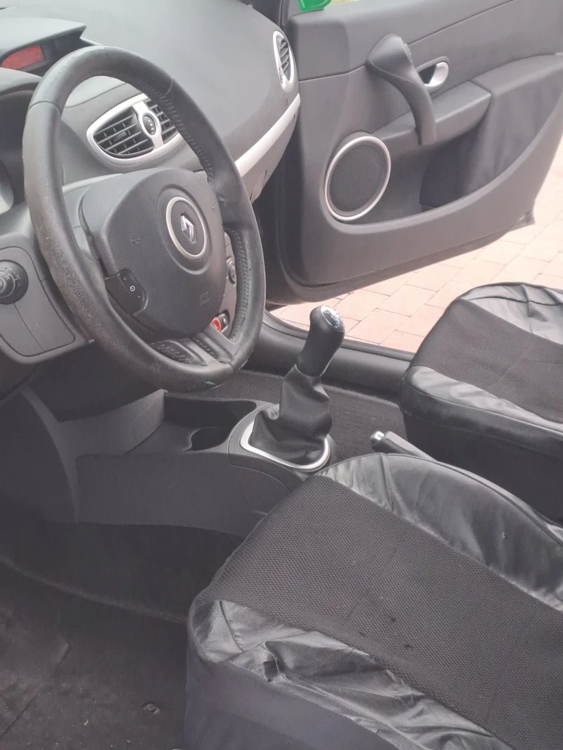 Renault Clio, снимка 7 - Автомобили и джипове - 52658528