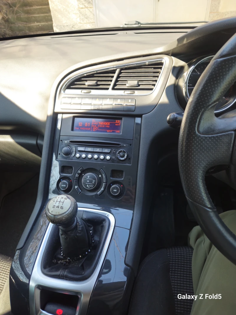 Peugeot 5008, снимка 9 - Автомобили и джипове - 52574817