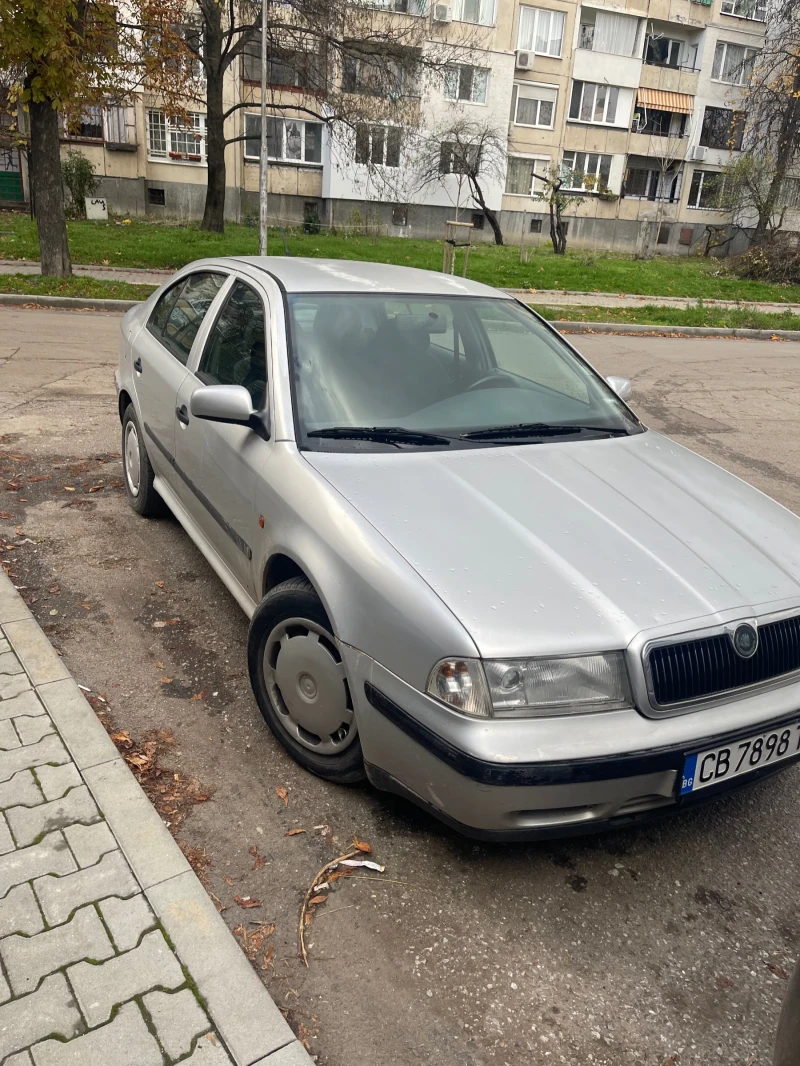 Skoda Octavia 1.6 i, снимка 5 - Автомобили и джипове - 52652113