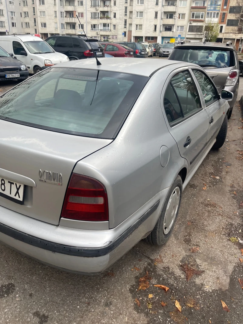 Skoda Octavia 1.6 i, снимка 2 - Автомобили и джипове - 52652113