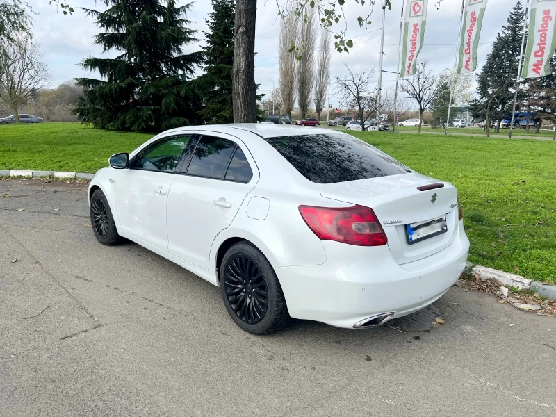 Suzuki Kizashi 2.4i-ГАЗ 4х4, снимка 5 - Автомобили и джипове - 52834532