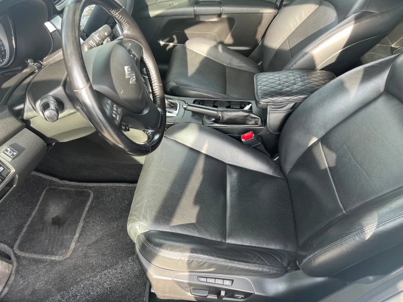 Suzuki Kizashi 2.4i-ГАЗ 4х4, снимка 2 - Автомобили и джипове - 52834532