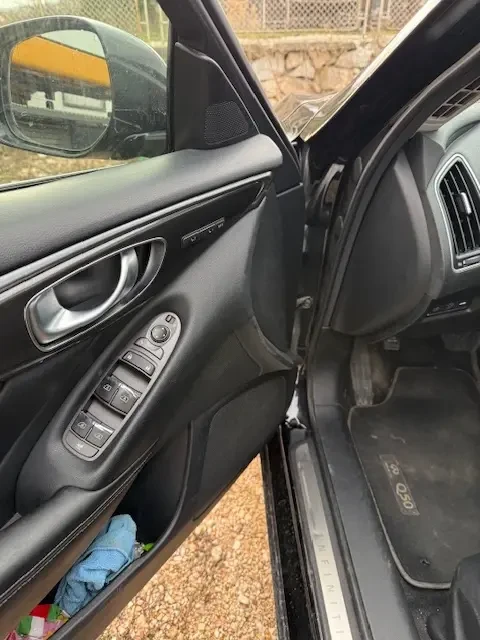 Infiniti Q50 2.2 D 170, снимка 9 - Автомобили и джипове - 53144536