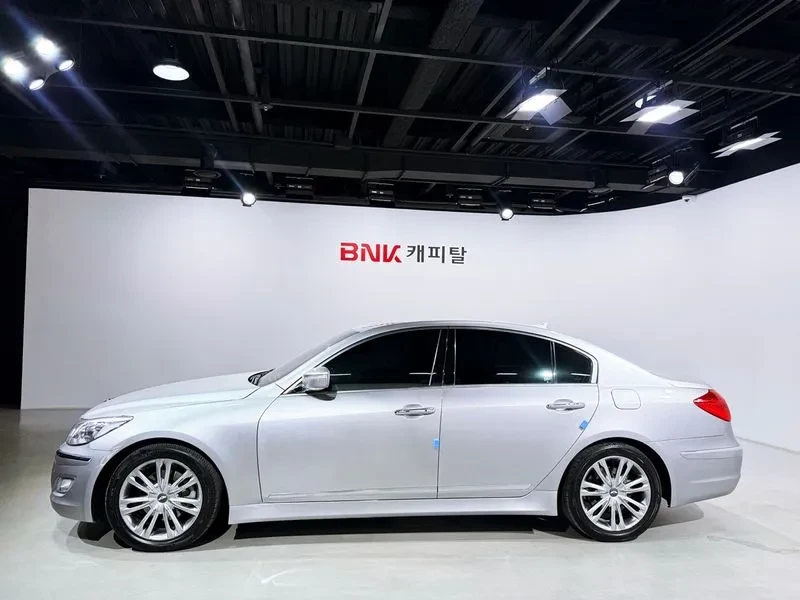 Hyundai Genesis 3.3, снимка 3 - Автомобили и джипове - 54615949