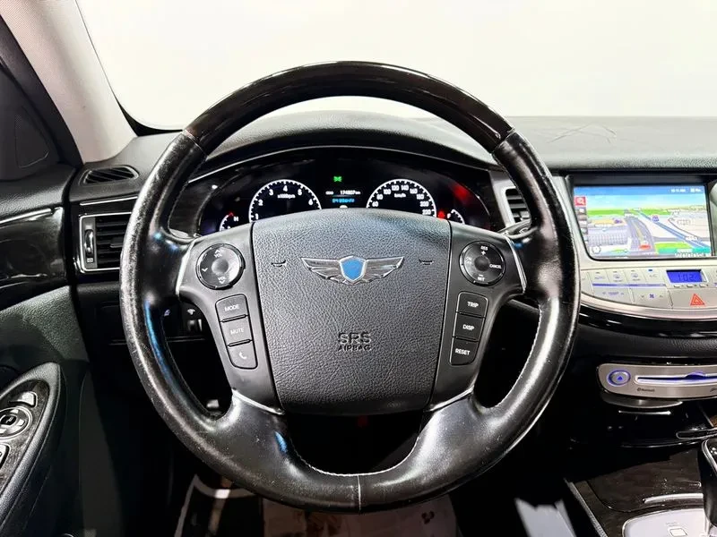 Hyundai Genesis 3.3, снимка 6 - Автомобили и джипове - 54615949
