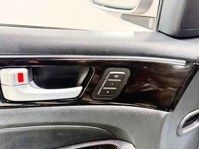 Hyundai Genesis 3.3, снимка 16 - Автомобили и джипове - 54615949