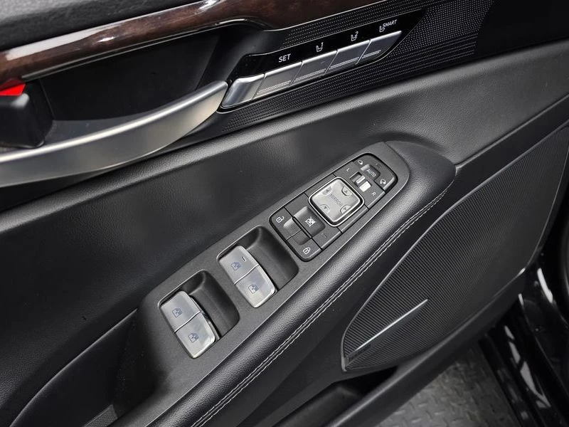 Genesis G90 3.8 Automatic, снимка 7 - Автомобили и джипове - 55598966