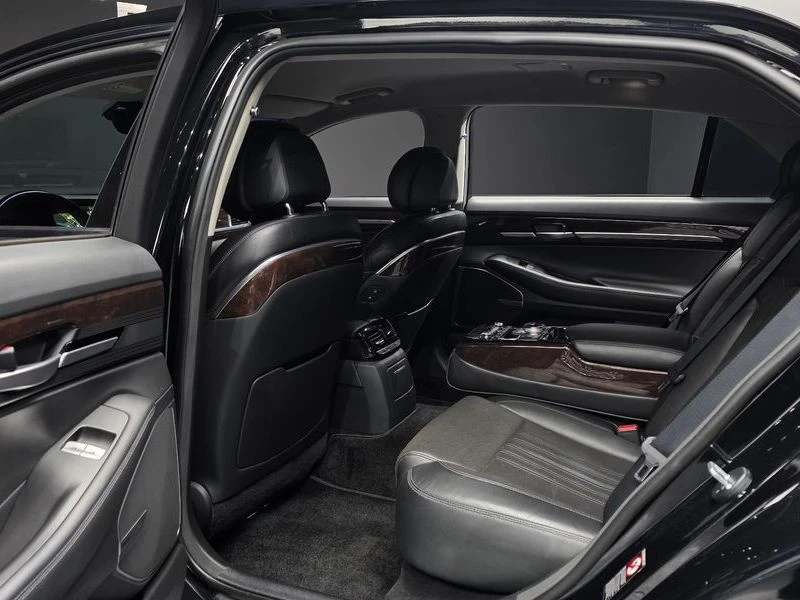 Genesis G90 3.8 Automatic, снимка 16 - Автомобили и джипове - 55598966