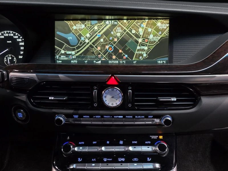 Genesis G90 3.8 Automatic, снимка 14 - Автомобили и джипове - 55598966