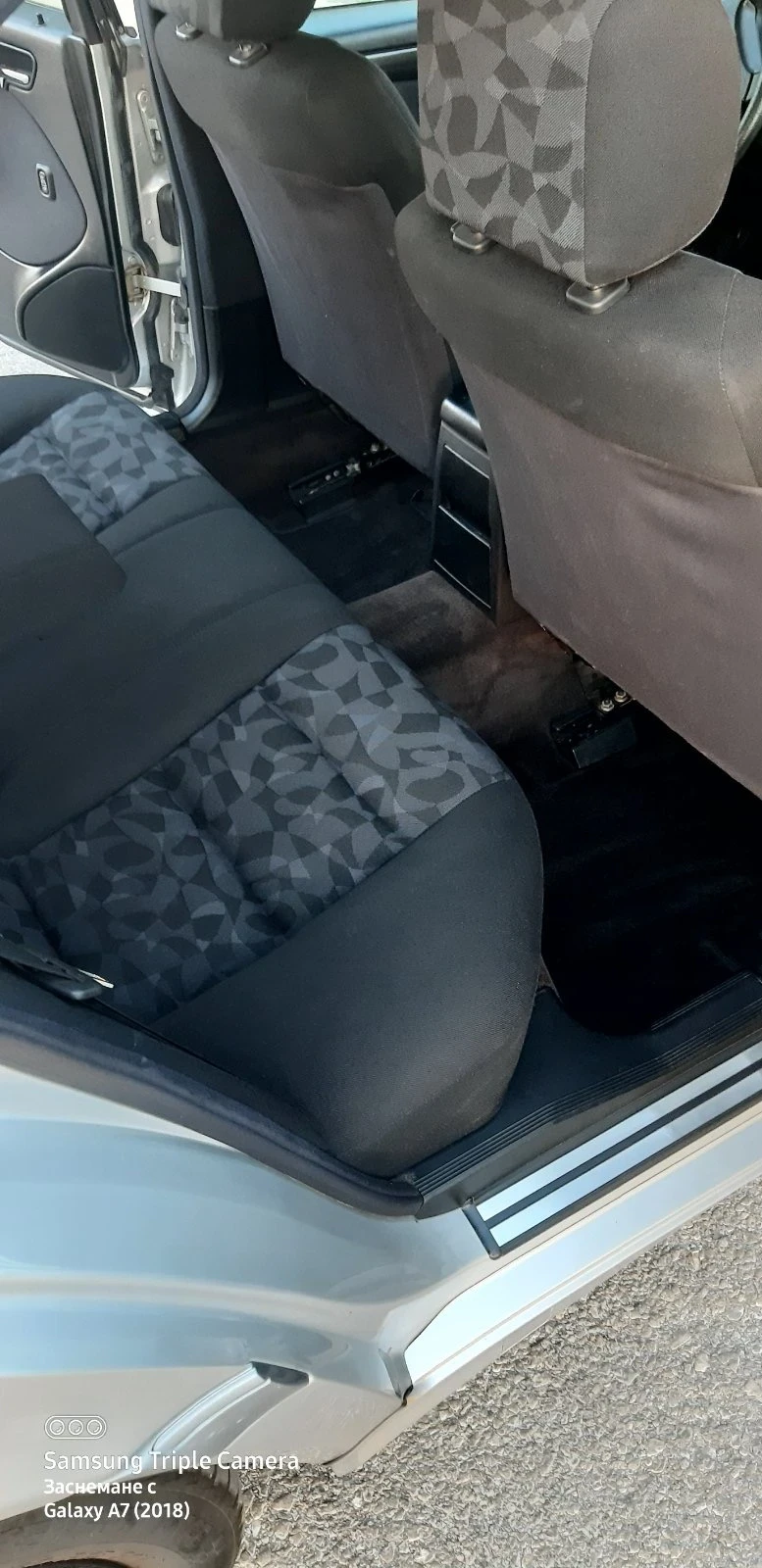 Mercedes-Benz C 180, снимка 11 - Автомобили и джипове - 55734899