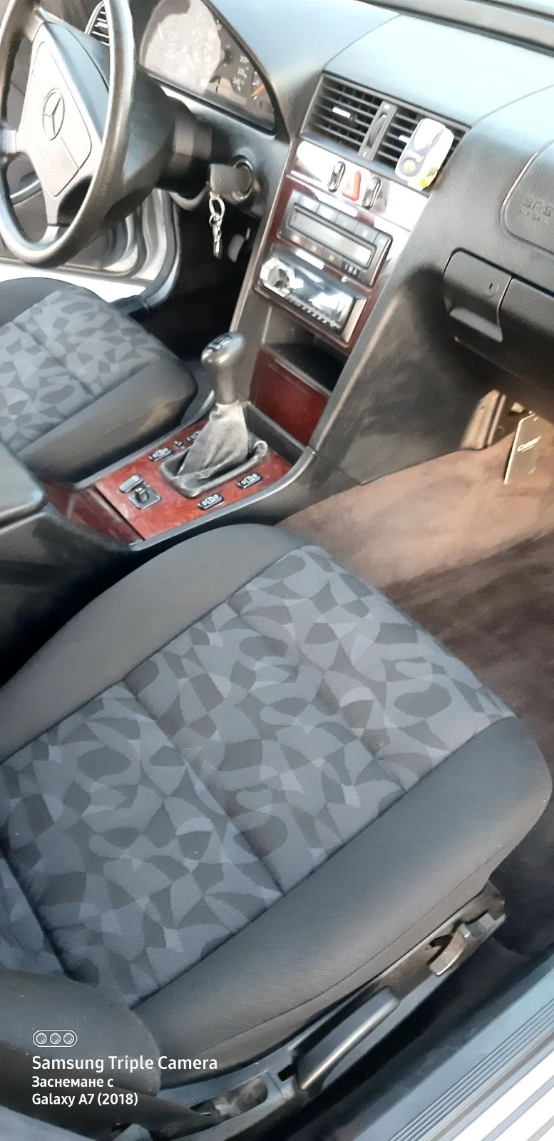Mercedes-Benz C 180, снимка 9 - Автомобили и джипове - 55734899