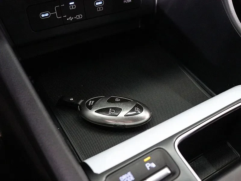 Hyundai Sonata The Edge Hybrid Premium, снимка 15 - Автомобили и джипове - 55736301