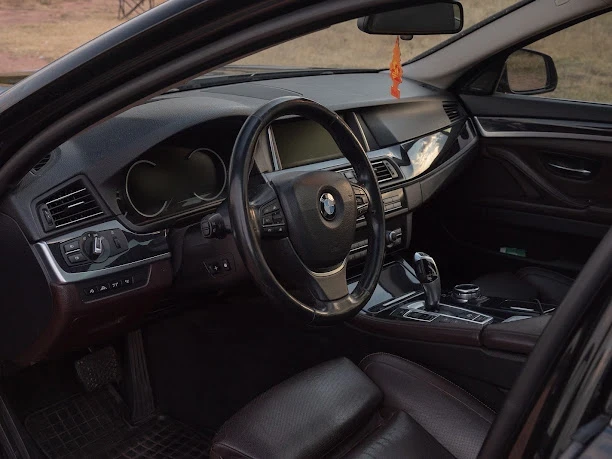 BMW 530 L7* Soft close* DIST* Head Up, снимка 10 - Автомобили и джипове - 56185066
