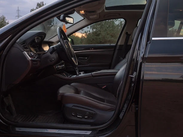 BMW 530 L7* Soft close* DIST* Head Up, снимка 11 - Автомобили и джипове - 56185066