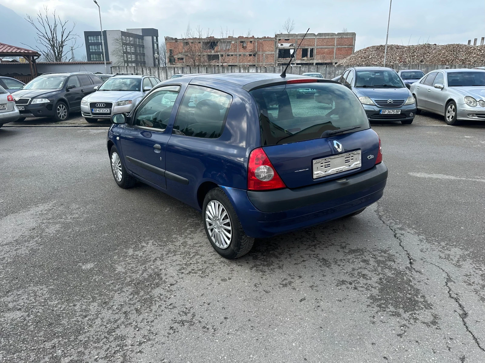 Renault Clio 1.2i - изображение 7