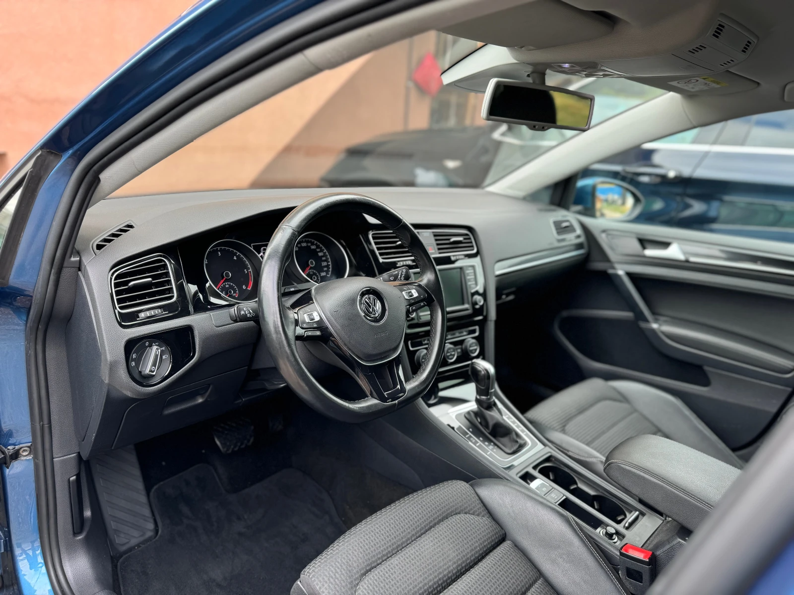 VW Golf 2.0TDI * DSG * NAVI - изображение 7