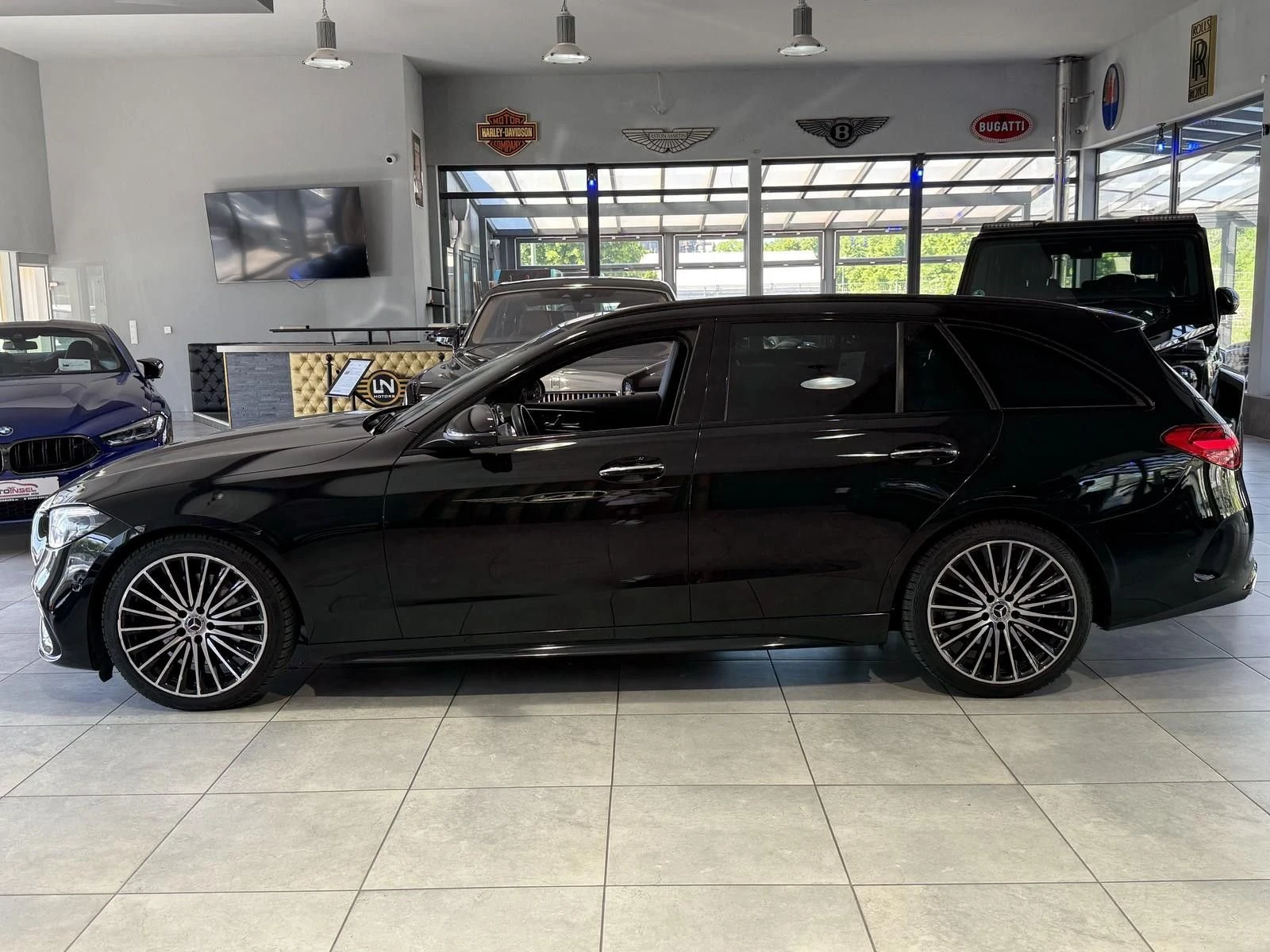 Mercedes-Benz C 300 d T AMG-Line - изображение 3
