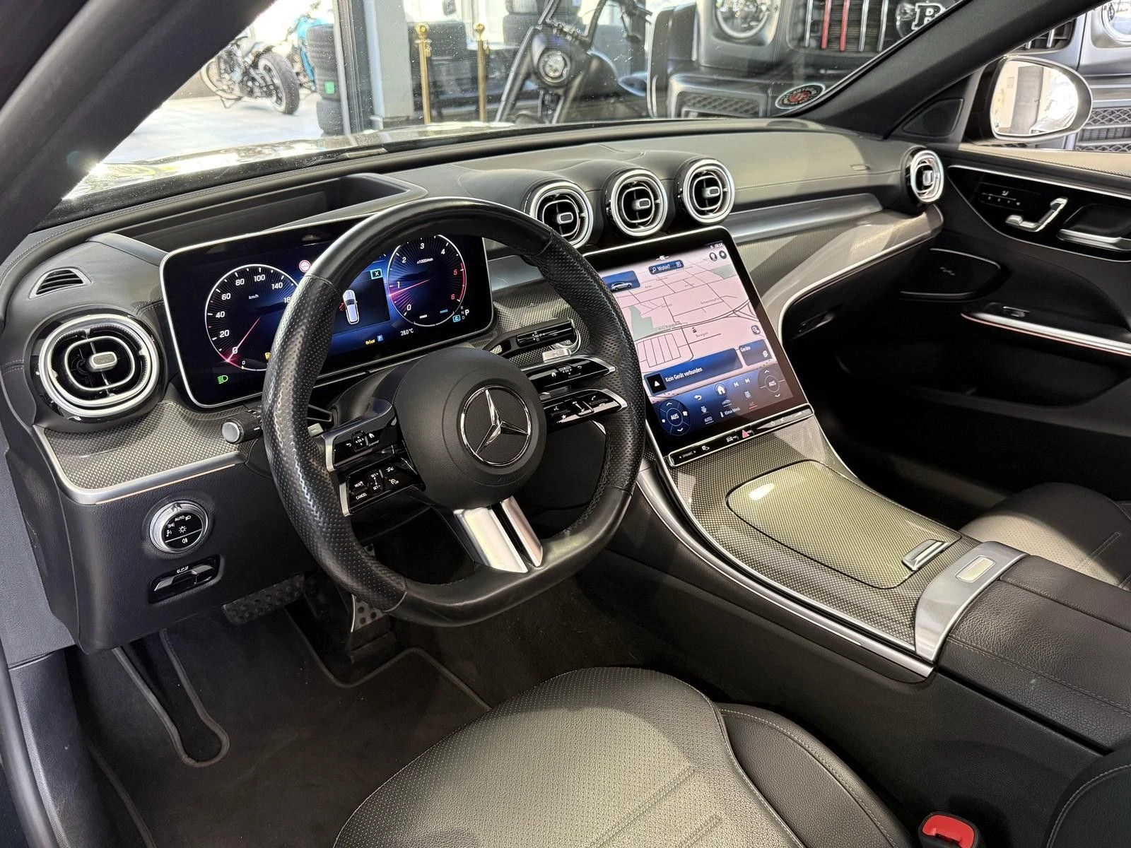 Mercedes-Benz C 300 d T AMG-Line - изображение 6