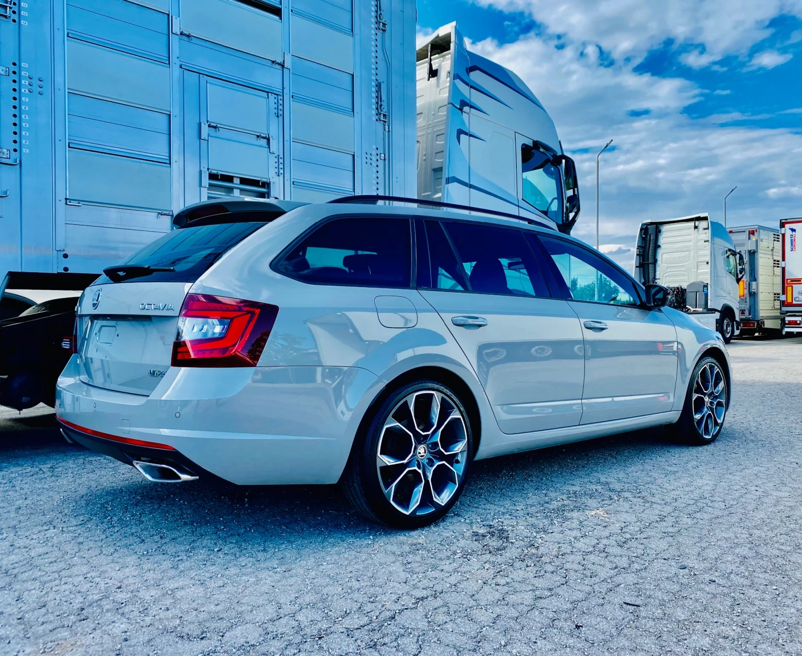 Skoda Octavia 2.0 TDI-VRS-4x4-NARDO GRAY-SWISS - изображение 5